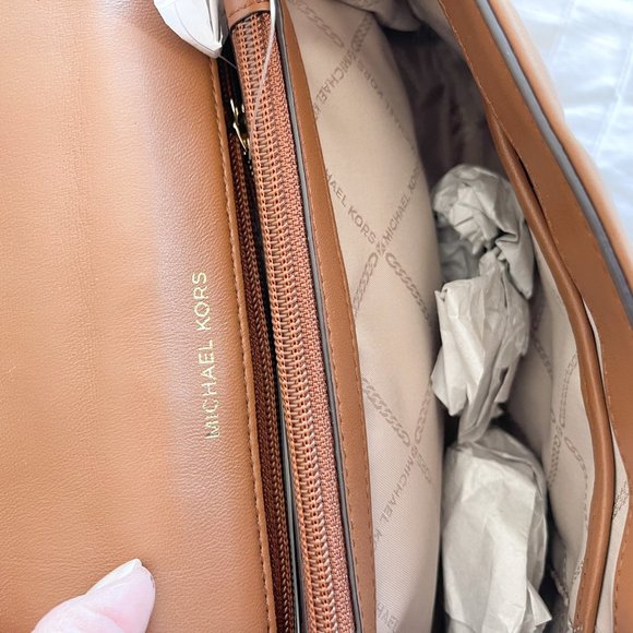 MICHAEL MICHAEL KORS SoHo Large Quilted Leather Shoulder Bag - Picture 4 of 16